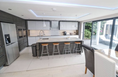 Mylor Churchtown House | Spacious Modern Creek View House