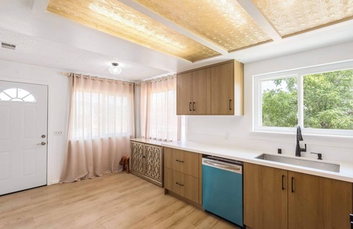 Anza House | Spacious Modern Home with Scenic Views & Outdoor