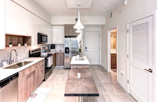 Miramar Apartment | ✨SPACIOUS MODERN LUXURY APT BREATHTAKING UNIT✨