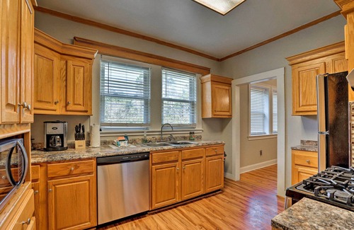 Mount Pleasant House | Spacious Mount Pleasant Home: 5 Mi to Beach