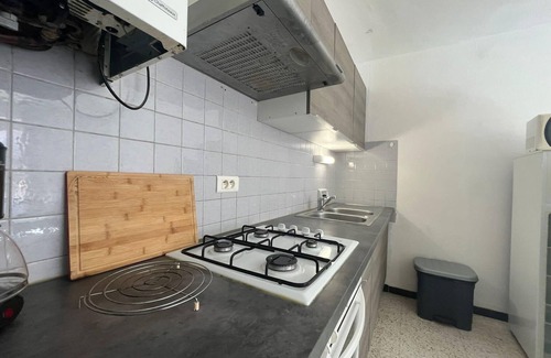Port-la-Nouvelle Apartment | Spacious nest with sea view