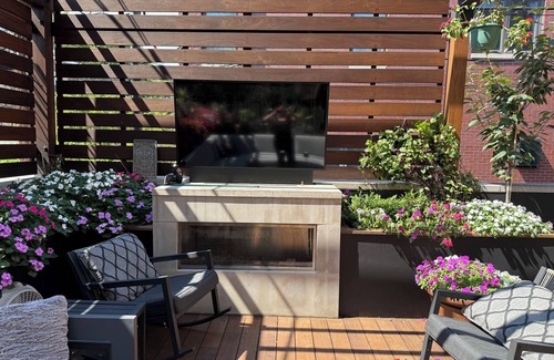 Sheffield Neighbors House | Spacious Newly Renovated Home in Lincoln Park w/Outdoor Living & Dining Area!