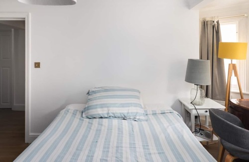 Hackney Downs Apartment | Spacious Oasis in Hackney ICK-65