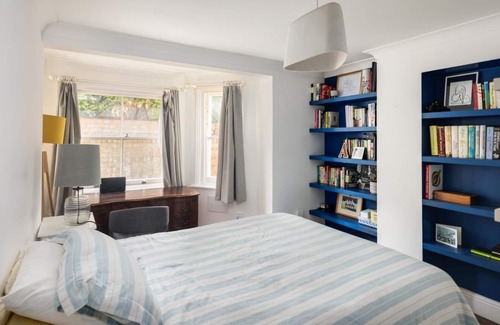 Hackney Downs Apartment | Spacious Oasis in Hackney ICK-65