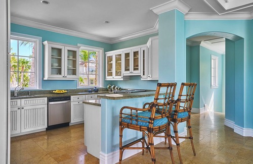 Rokers Point Hotel | Spacious Ocean View 2BR w/Kitchen | Outdoor Pool w/Breathtaking View