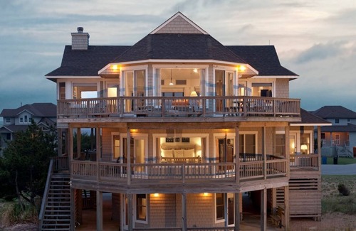 Duck House | Spacious Oceanfront House! Wrap-Around Porch