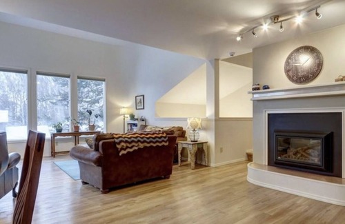 Old Seward - Oceanview House | Spacious Oceanview with amazing kitchen!