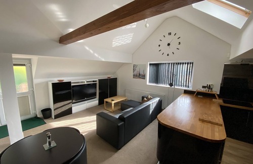 Great Doddington Apartment | Spacious One Bed Deluxe Apartment in Daventry