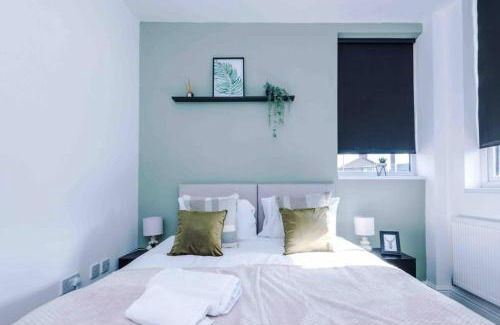 St Helens Apartment | Spacious One-Bedroom Apartment in Saint Helens
