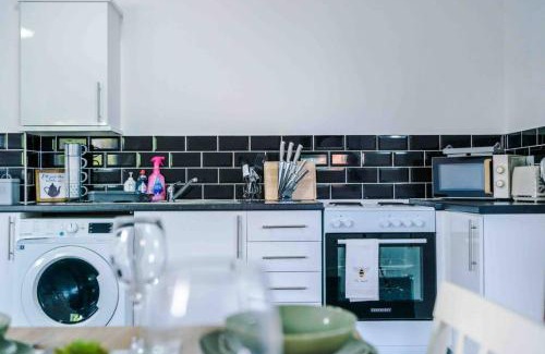 St Helens Apartment | Spacious One-Bedroom Apartment in Saint Helens