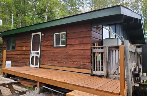 Hastings Highlands Cottage | Spacious open concept 3 bedroom cottage on beautiful Baptiste Lake