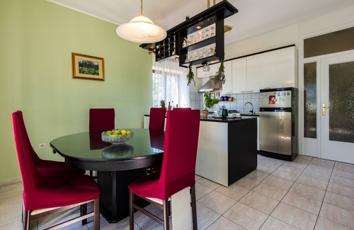 Rijeka House | Spacious Opg Apartment Juretic Kvarner center air con, parking, Wi-Fi, terraces