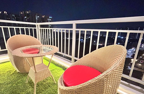 Greater Noida Apartment | Spacious & Peaceful Homestay in Noida | Family-Friendly, Near Gaur City Mal