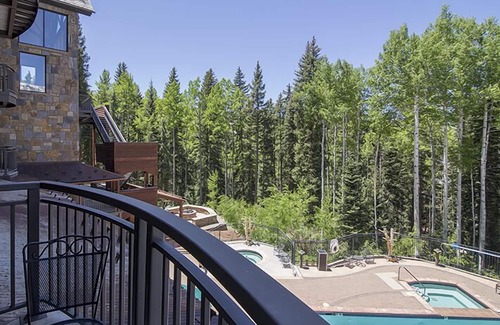 Mountain Village Condo | Spacious Pet-Friendly 2-Bedroom Mountain Escape With Amenities
