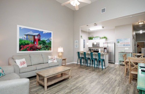 Corpus Christi House | Spacious Pet-Friendly Townhome with Heated Pool & Steps to the Beach
