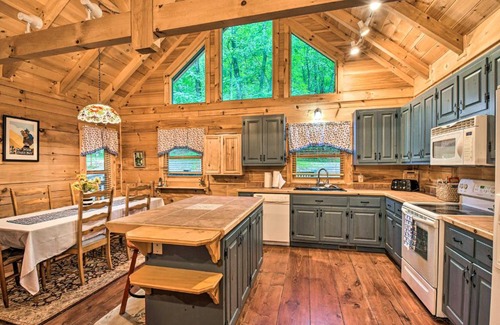 Sky Valley House | Spacious Pet-Friendly Cabin in Sky Valley!