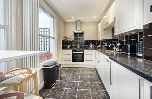 Tachbrook Apartment | Spacious Pimlico Apartment by UnderTheDoormat
