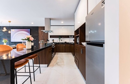 Polanco Apartment | Spacious Polanco Retreat with Complete Amenities, Steps from Lincoln Park