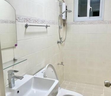 La Paz Apartment | SPACIOUS Prime Location with FREE Parking