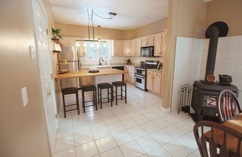 Thornton House | Spacious Private Home in White Mountains - Loon - Owl's Nest - Waterville Valley