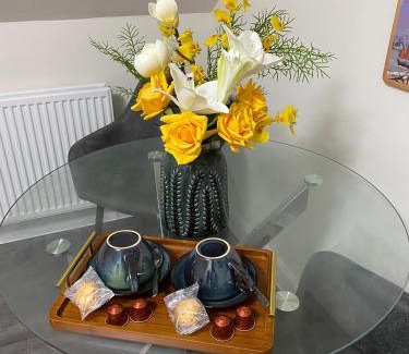 Tamworth House | Spacious Private Room - Small Animals Welcomed