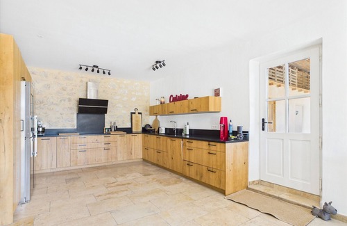 Eygalieres House | Spacious Provençal Villa with Pool, 8 Bedrooms and Billiard Room in Eygalières!