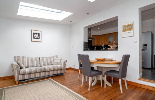 West Putney House | Spacious Putney House with Garden