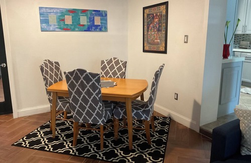 Melbourne House | Spacious ranch 7 minutes to the beach/airport, 3in1 game table , Pet friendly