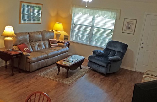 Duval House | Spacious Ranch in the center of The Villages - Golf Cart!