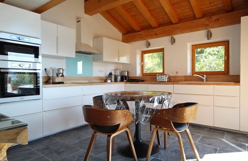 Arc-1800 Ski Chalet | Spacious renovated chalet · Terrace · Free Wifi