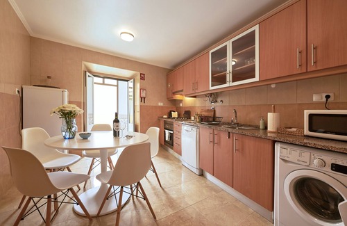 Lisbon Old Town Apartment | Spacious &Renovated w Amazing Patio, By TimeCooler