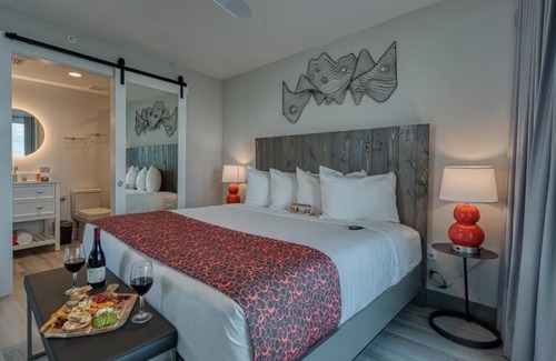 Treasure Island Hotel | Spacious Resort Suite w/Full Kitchen & Stunning Sunsets in Treasure Island