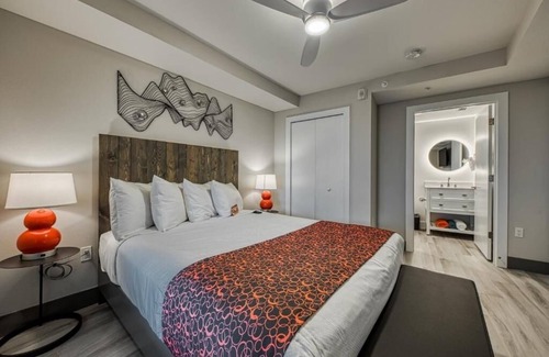 Treasure Island Hotel | Spacious Resort Suite w/Full Kitchen & Stunning Sunsets in Treasure Island
