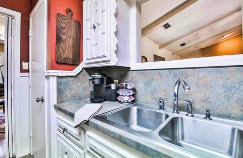 Lubbock House | Spacious Retreat in the Heart of Lubbock! Excellent neighborhood !