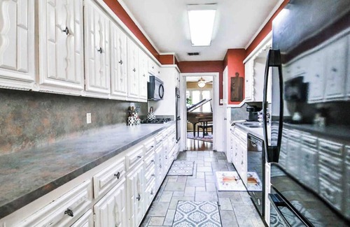 Lubbock House | Spacious Retreat in the Heart of Lubbock! Excellent neighborhood !