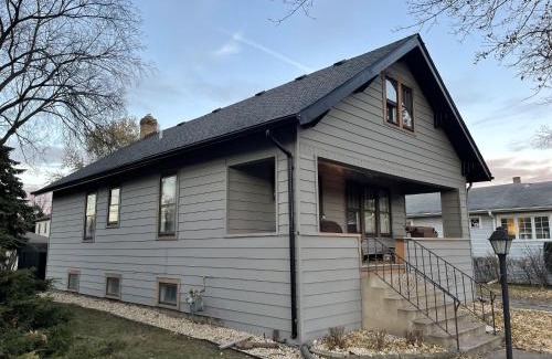 Des Plaines House | Spacious Retreat Near Convention Centers home