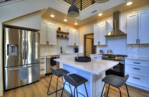 Red Lodge Apartment | Spacious Retreat w/Rooftop Patio
