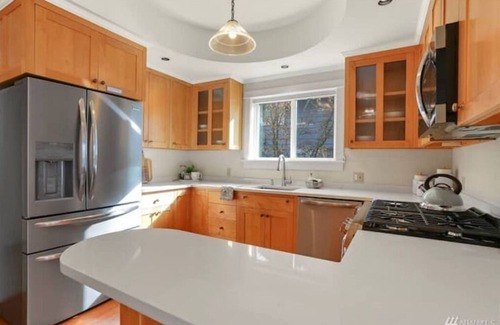 Phinney Ridge House | Spacious retreat with outdoor dining, patios and views