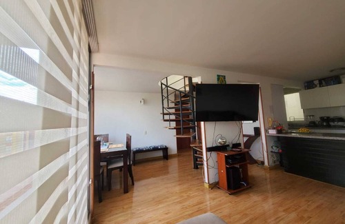 Suba Apartment | Spacious room with private bathroom and balcony