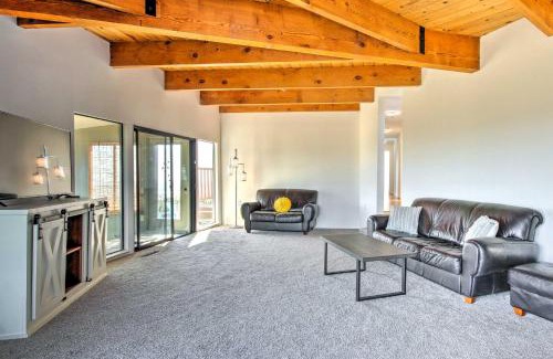 Prunedale House | Spacious Royal Oaks Retreat with Deck and Views!
