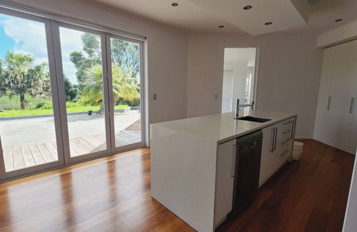 Kerikeri House | Spacious rural outlook but close to town