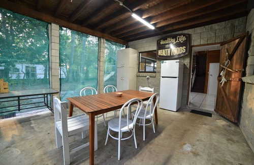 Goomboorian House | Spacious Rural Stay - for Work or Large groups