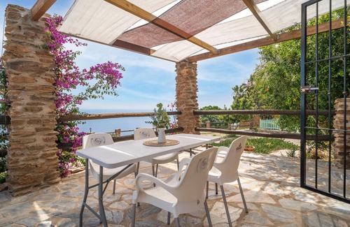 Adra House | Spacious, rustic cottage with sea view.
