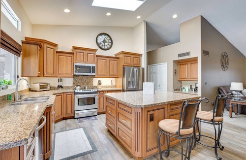 Paradise Valley Village Cottage | Spacious Scottsdale Home: Pool & Covered Patio