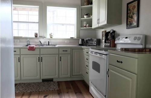 Clayton Cabin | Spacious & Secluded 2 Story by Tranquil Creek, Lovingly Decorated + WiFi