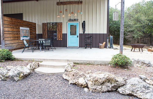 Temple House | Spacious & Secluded, Open 2 story, 2 bedrooms/2 bath, gourmet kitchen, 10 guest