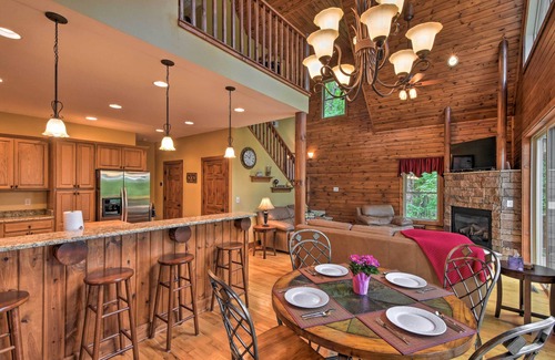 Serenity Bay Cabin | Spacious Seneca Retreat - Steps to Lake Keowee!