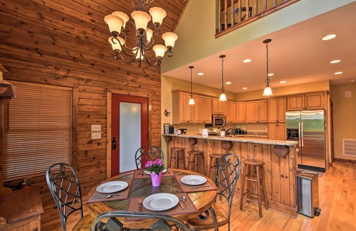 Serenity Bay Cabin | Spacious Seneca Retreat - Steps to Lake Keowee!