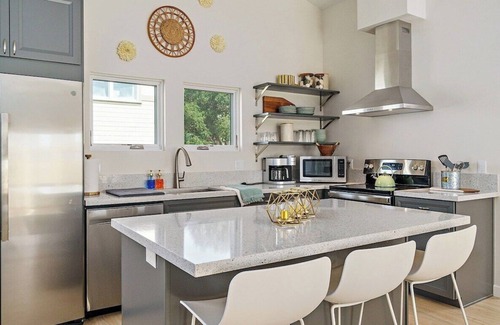 San Luis Obispo House | Spacious SLO Retreat | Walk to DT/Parks