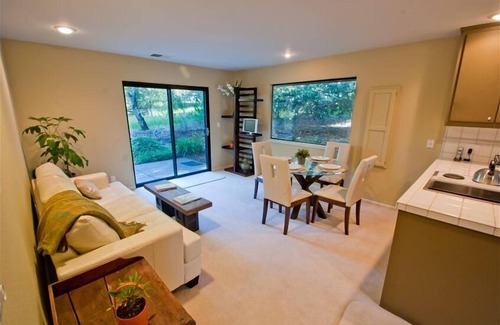 Eldridge House | Spacious Sonoma Gated Retreat with Pool, Tennis and Pickleball